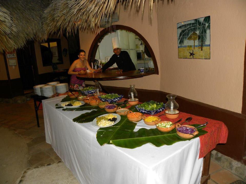 Hotel Bahia De La Luna Arroyo Cruz Екстериор снимка