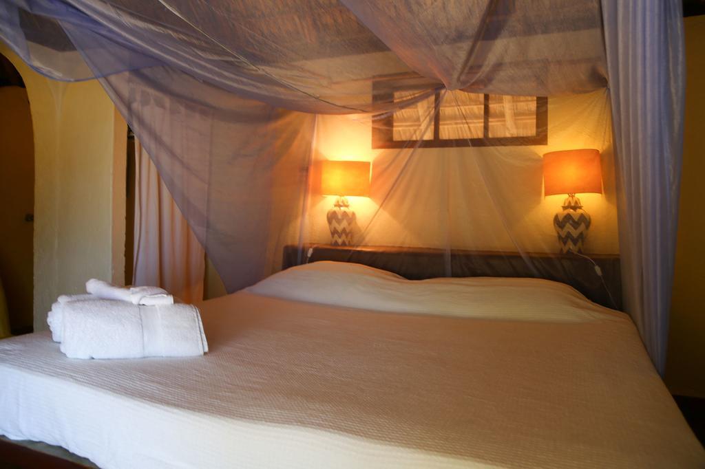 Hotel Bahia De La Luna Arroyo Cruz Екстериор снимка